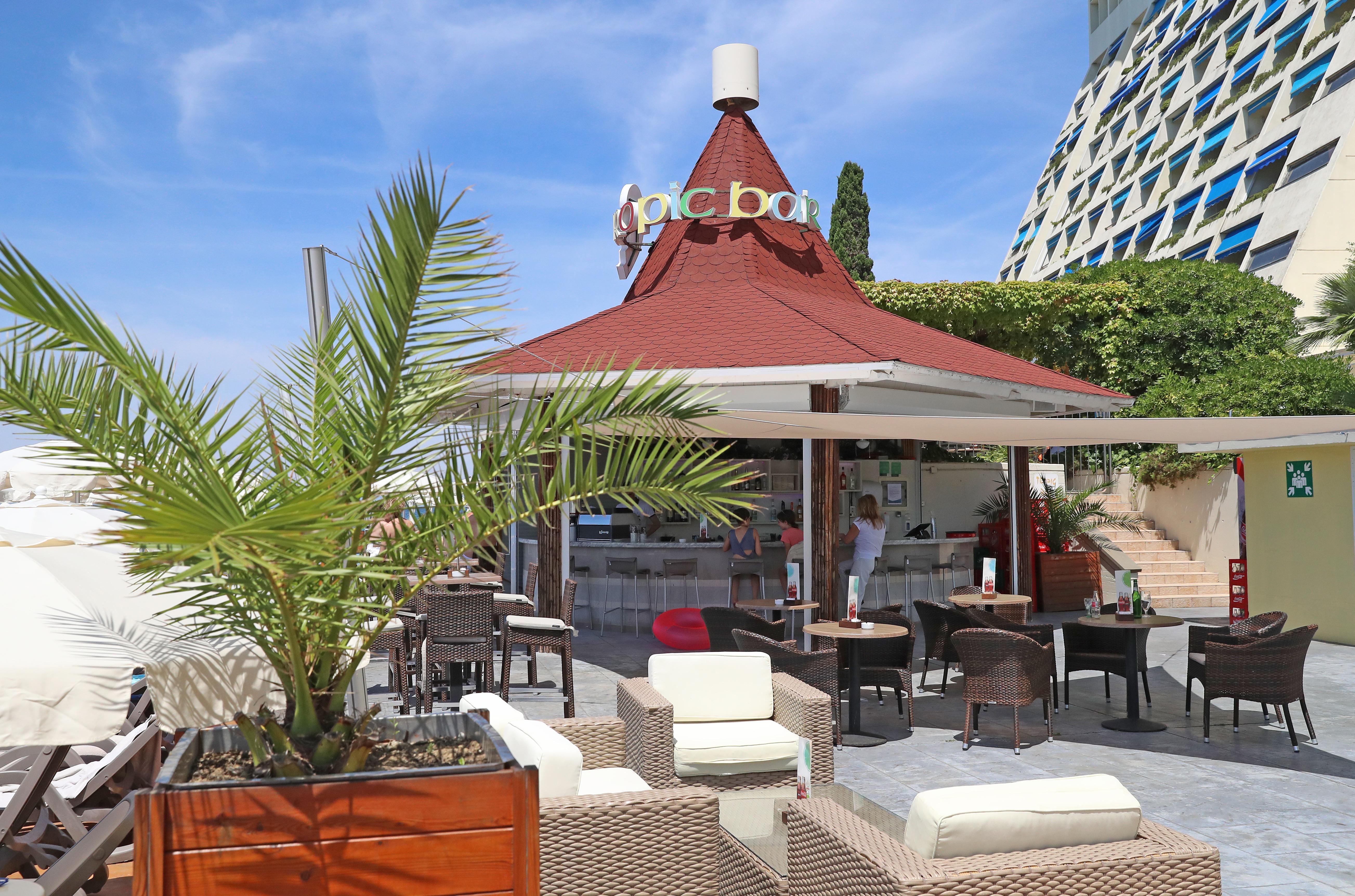 Grand Hotel Bernardin Portorose Esterno foto The bar at the top of the hotel